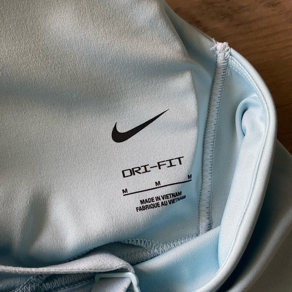 Nike Medium Sports Bra - Picture 3 of 3